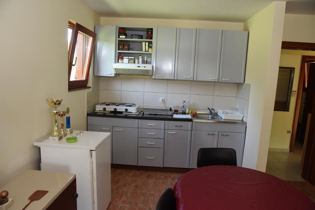 Holiday Home Kucica Na Drvetu Banja Koviljaca Ngoại thất bức ảnh