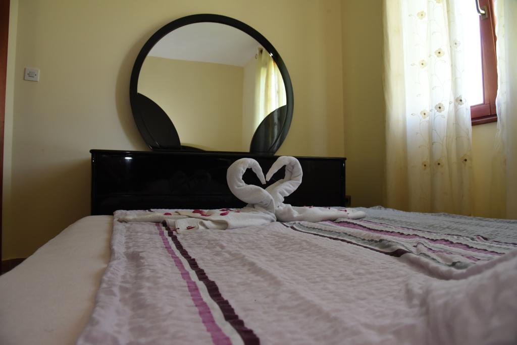 Holiday Home Kucica Na Drvetu Banja Koviljaca Ngoại thất bức ảnh
