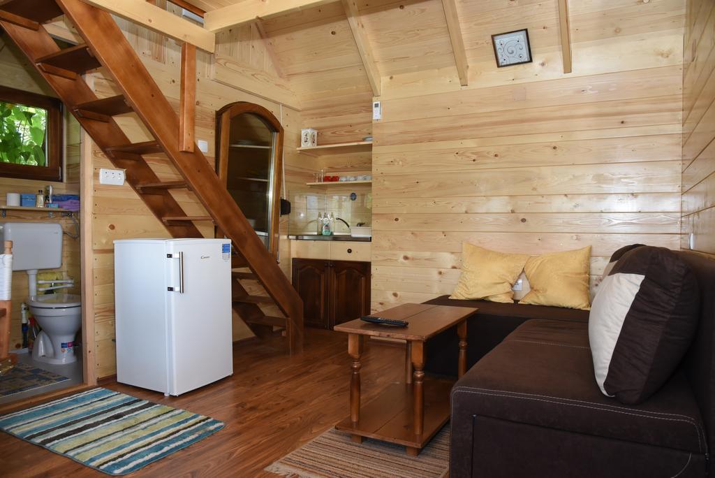 Holiday Home Kucica Na Drvetu Banja Koviljaca Ngoại thất bức ảnh