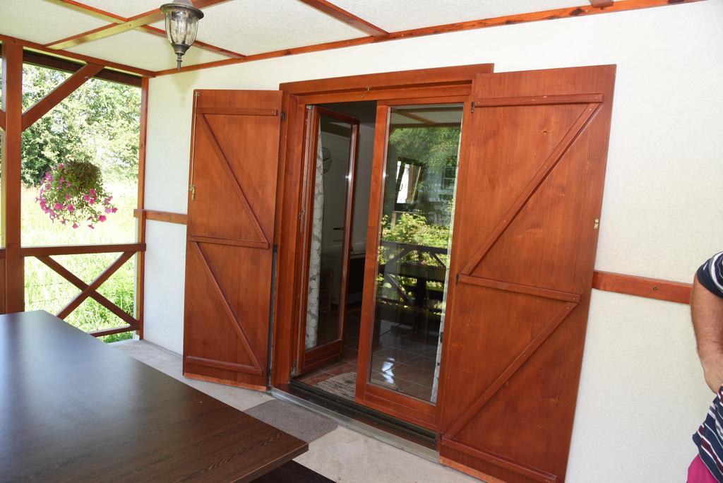 Holiday Home Kucica Na Drvetu Banja Koviljaca Ngoại thất bức ảnh