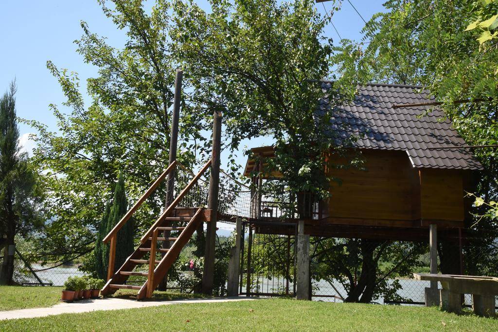 Holiday Home Kucica Na Drvetu Banja Koviljaca Ngoại thất bức ảnh